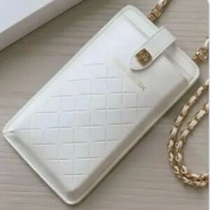 CHANEL COCO CRUSH White Quilted Crossbody Phone Bag with Gold Chain